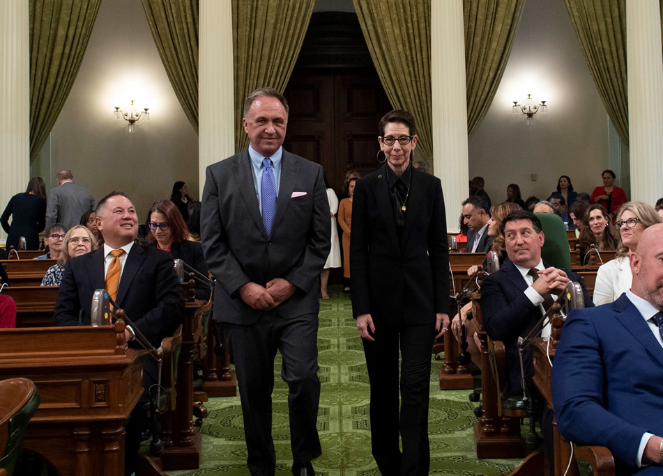 Asm. Zbur escorting Abbe Land on the Assembly Floor